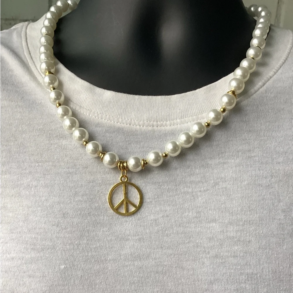 Men's Pearls N Peace Sign Necklace - Picture 1 of 3